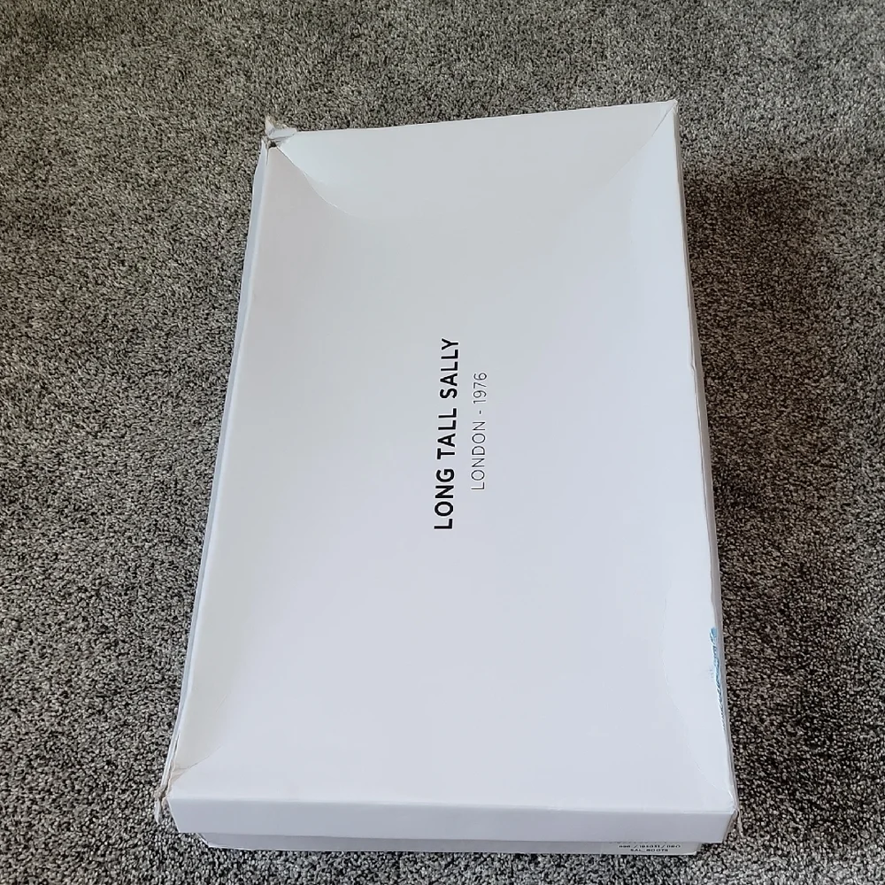 New In Box Riding-style Boots - Picture 2 of 8